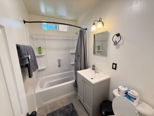 paradise-elderly-facility-care-9-bathroom.jpeg