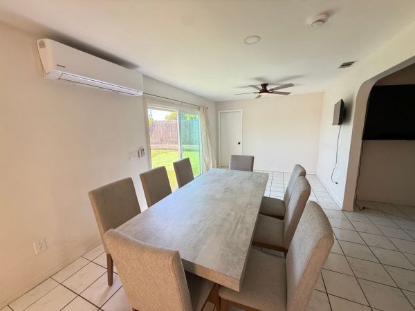 skyline-hills-care-residence-4-dining-room.jpeg