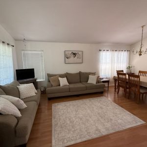 twin-oaks-manor-3-living-room.jpeg
