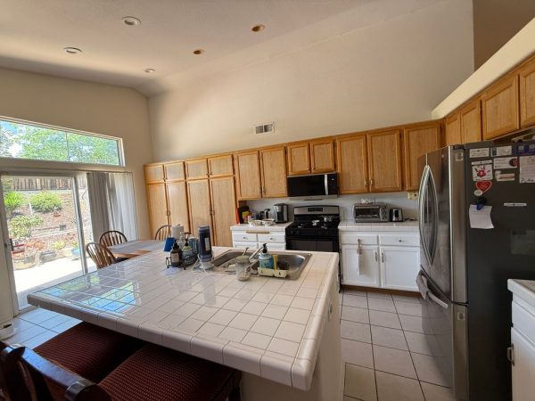 twin-oaks-manor-7-kitchen.jpeg