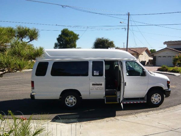 del-cerro-manor-iii-5-transportation-van.jpg