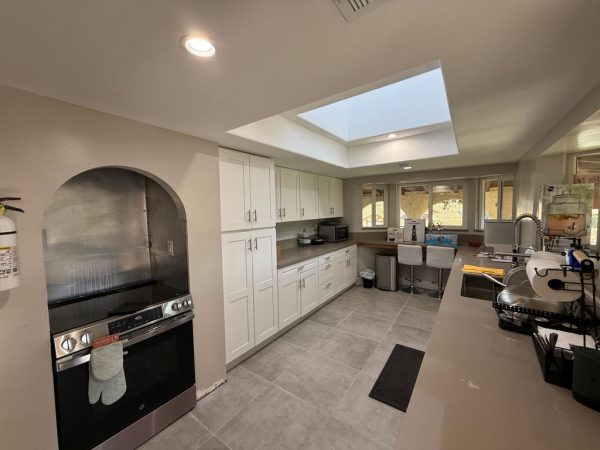 st-stephen-residential-care-facility-5-kitchen.jpeg