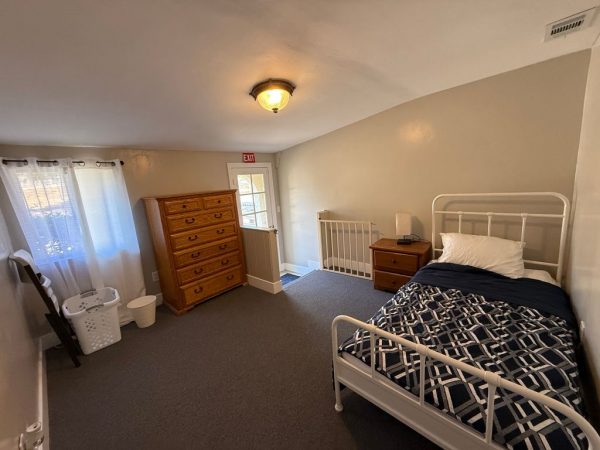 st-stephen-residential-care-facility-8-bedroom.jpeg