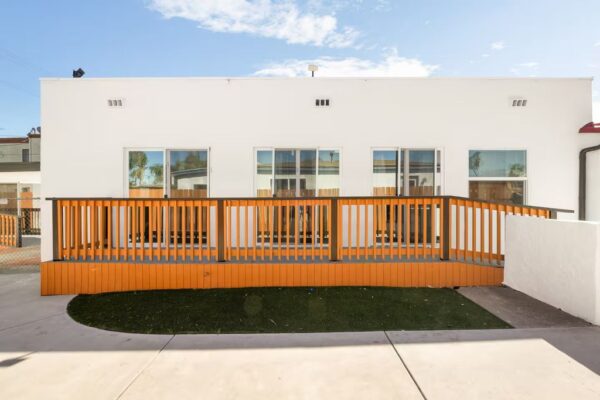 the-garden-senior-living-university-heights-10-outside.jpeg