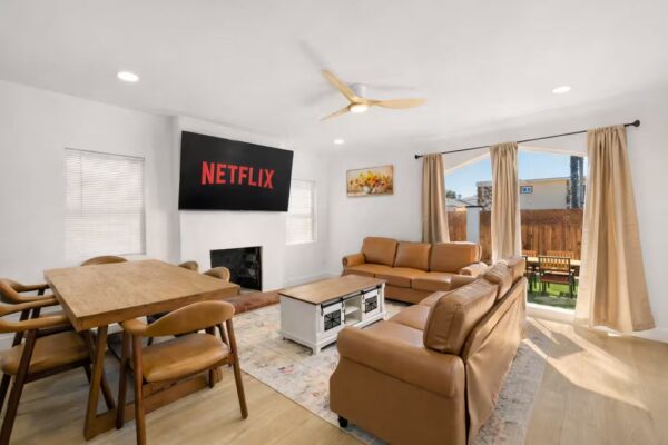 the-garden-senior-living-university-heights-4-living-room-2.jpeg