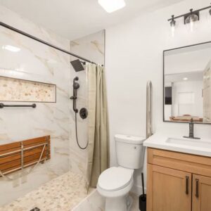 the-garden-senior-living-university-heights-8-bathroom.jpeg