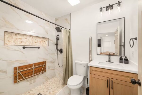 the-garden-senior-living-university-heights-8-bathroom.jpeg