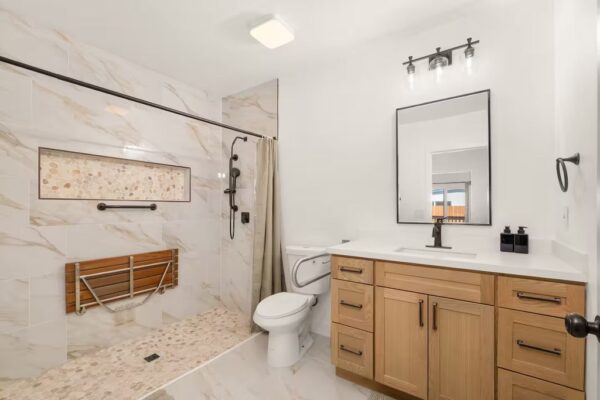 the-garden-senior-living-university-heights-9-bathroom-2.jpeg